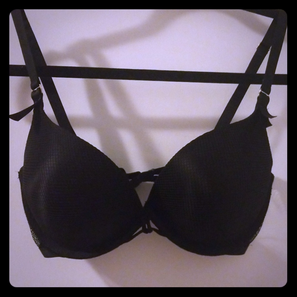 Victoria's secret bombshell push up bra 32 D
